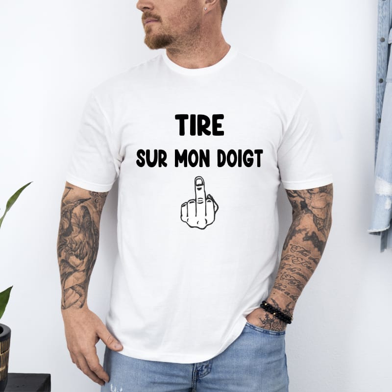 T-shirt tire sur mon doigt honneur
