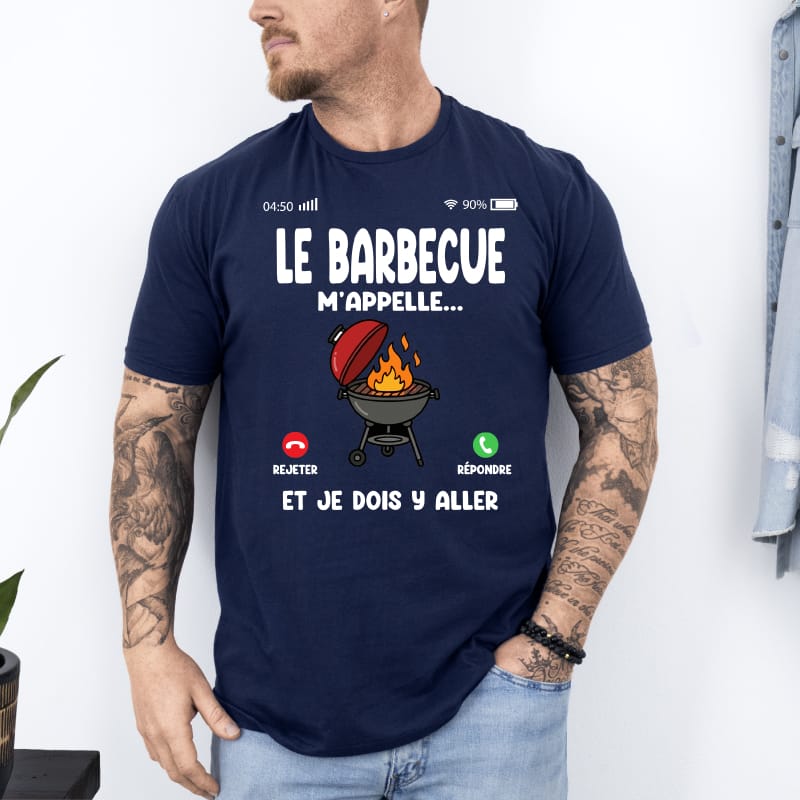 T shirt barbecue m’appelle je dois y aller bleu marine T shirt barbecue m'appelle je dois y aller bleu marine