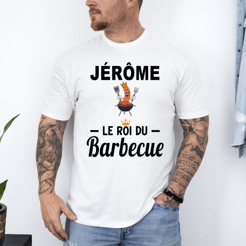 T shirt le roi du barbecue personnalisé prénom_ blanc