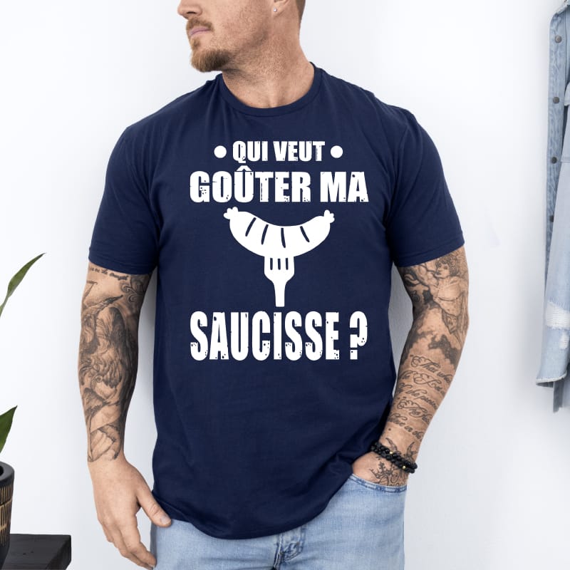 T shirt qui veut goûter ma saucisse bleu marine